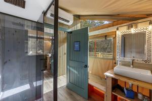 Radiant Safari Tent Escape near Smoky Mountains in Tennessee