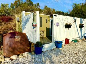 Cozy Container in Devore Heights, California, for Glamping Getaways on Route 66