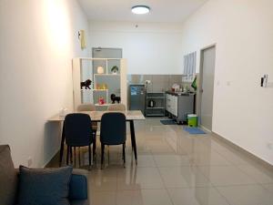 Amber Cove Two Bedroom City View