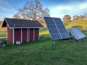 Cute, Lakeside Glamping Bell Tent #2, Wheatland, California