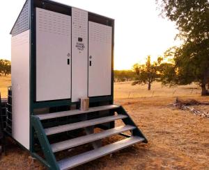 Cute, Lakeside Glamping Bell Tent #2, Wheatland, California