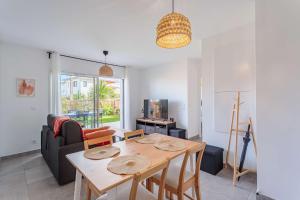 Bel appartement avec jardin proche des plages et du golf