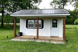 Charming Cabin Surrounded by Woods and Fields in Oberlin, Ohio