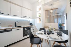 Piraeus Deluxe by the sea