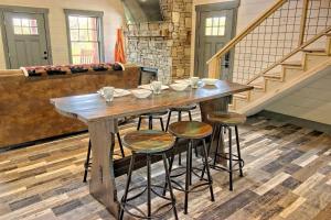 Stunning Cottage Rental Ideal for a Family to Go Glamping in Georgia