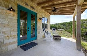 Private Romantic Cottage for an Unforgettable Couples Retreat to Texas Hill Country near Dripping Springs, Texas