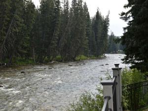 Picturesque Cottage for a Riverside Retreat near Big Sky, Montana
