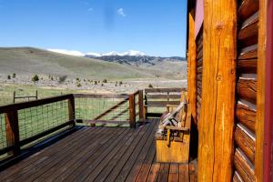 Secluded Cabin Rental for a Peaceful Vacation in Montana