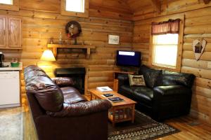 Charming Cabin Rental in Forest near Beckley, West Virginia