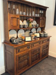 PEAK DISTRICT ROMANTIC Courtyard Loft, with Outdoor Japanese Whirlpool Bath