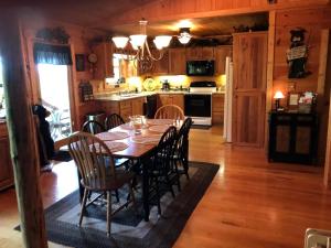 Secluded Cabin Rental with Panoramic Smoky Mountain Views in Murphy, North Carolina