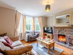 5 Bed in Godshill NFL35