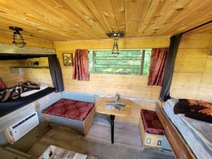 Cozy Tiny House on Working Farm, for Fun Glamping Trips in Kentucky