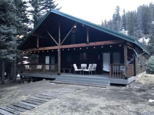 Enchanting and Secluded Log Cabin Rental in Red River, New Mexico