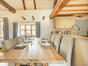 3 Bed in Wroxham 86387