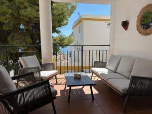 Spacious family friendly 3 bedroom home B Pueblo - swimming pool - games room & sunny terrasse