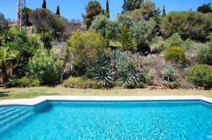 Spacious family friendly 3 bedroom home B Pueblo - swimming pool - games room & sunny terrasse