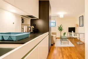 Still Life Moorgate Deluxe