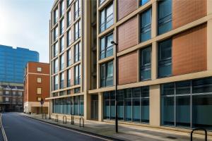 Still Life Moorgate Deluxe