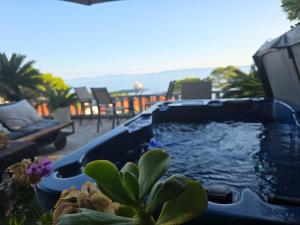 Apartment relax jacuzzi terrace with sea view