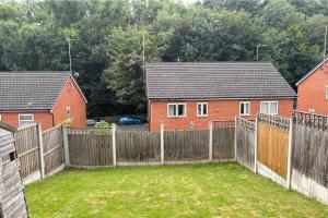 House - Sleeps 5 Private Parking & Pets Allowed