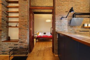 Traditional 2BR Sololaki Apt - By Wehost