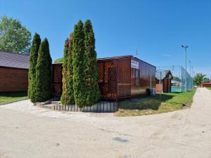 Stela Apartman areál Vadaš