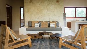 Elegant 3BR Penthouse Haven with Private Rooftop Pool & Jungle Views