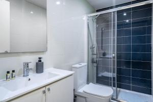 Cozy Ground Floor Studio with AC and Loft Bedroom by Lisbeyond