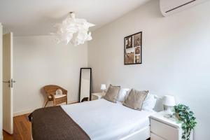 Cozy Ground Floor Studio with AC and Loft Bedroom by Lisbeyond