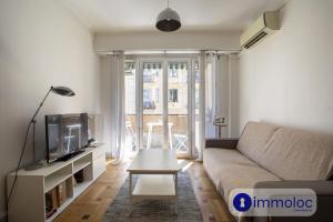 Apartment neighborhood Liberation