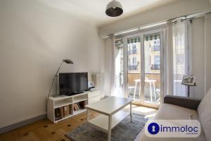 Apartment neighborhood Liberation