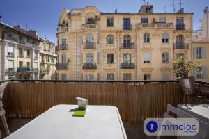 Apartment neighborhood Liberation