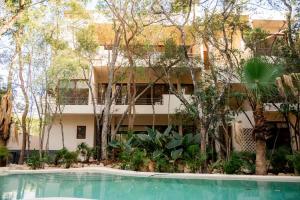 Holistika 9BR Jungle Estate with Private Plunge Pools & Rooftop