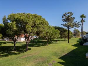 5 star Luxury SevenPines apartment with large balcony and 3 communal pool