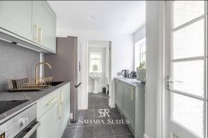 Stylish 2BR Cottage - Windsor Stays - Contractors & Families