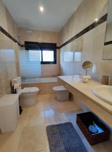 Luxury Duplex Infinity Pool - EHHouse