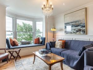 4 Bed in Aberdovey 94232