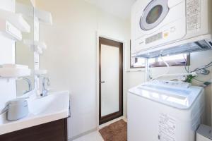 Shinjuku 24mins train 4BR 8 Beds 2BA