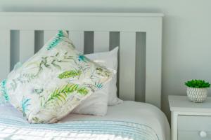 Port Owen Marina Starlight 20 by First Private Stays