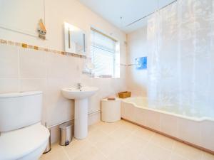 3 Bed in Totland Bay IC110