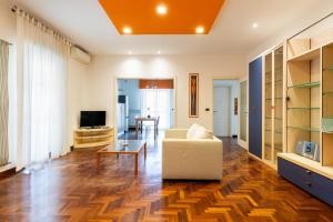 Roomy Family Apartment by Wonderful Italy