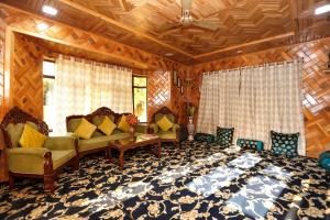 Nuh Villa - Luxury stay with Kashmiri Warmth