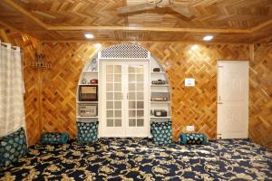 Nuh Villa - A Luxury Homestay near Srinagar Airport