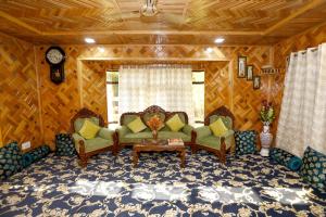 Nuh Villa - Luxury stay with Kashmiri Warmth
