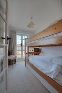 4 Coastguard Cottage, West Wittering