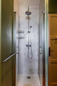 Cosy modern studio -2P- Moulin Rouge