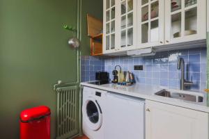 Cosy modern studio -2P- Moulin Rouge