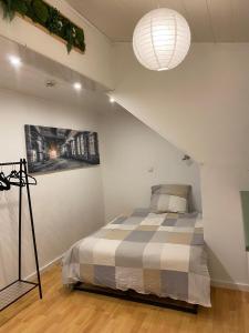 1 bedroom with private bathroom & Kitchenette