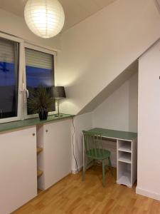 1 bedroom with private bathroom & Kitchenette